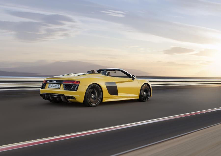  Audi R8 Spyder V10 2016 года  (WW) (фото 35 из 61)